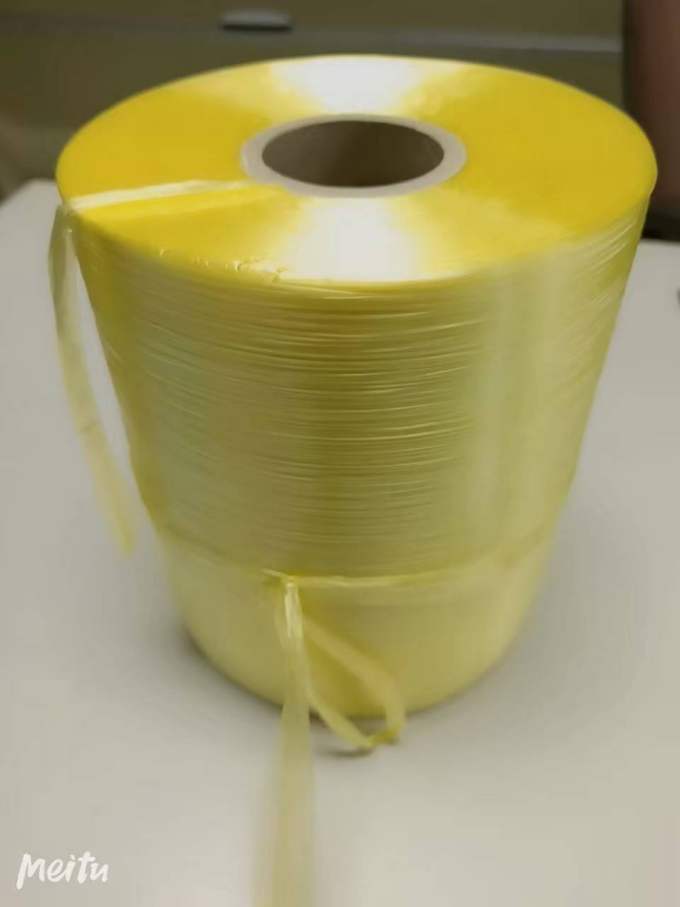 สายรัด PP สีเหลือง เครื่องรัดกล่อง อุตสาหกรรม